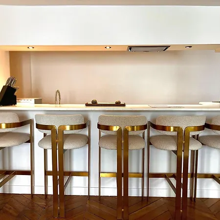 Appartement Sublime 6p Champs-elysees, Montaigne