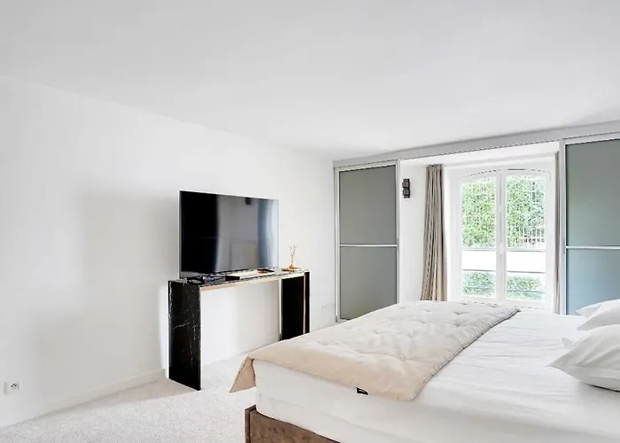 Sublime 6p Champs-elysees, Montaigne Appartement