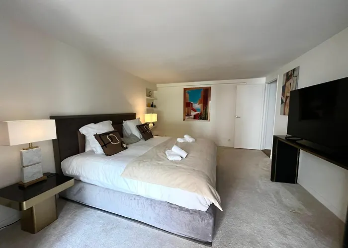 Sublime 6p Champs-elysees, Montaigne Appartement